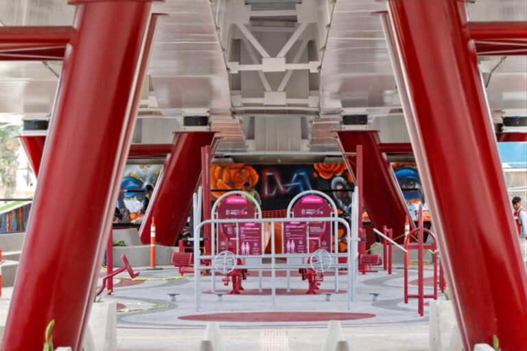 Cuenta con skatepark, juegos infantiles, parque canino, gimnasio incluyente y hasta un rocódromo.